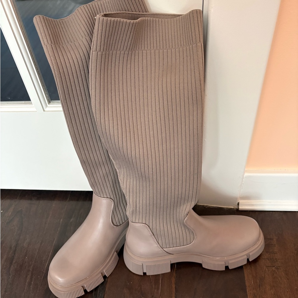 Toni Lug Sole Boot New Woman’s  US size 7 taupe